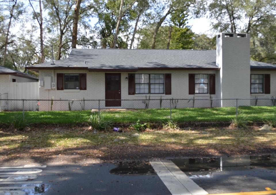 1st image of 407 E Calhoun St