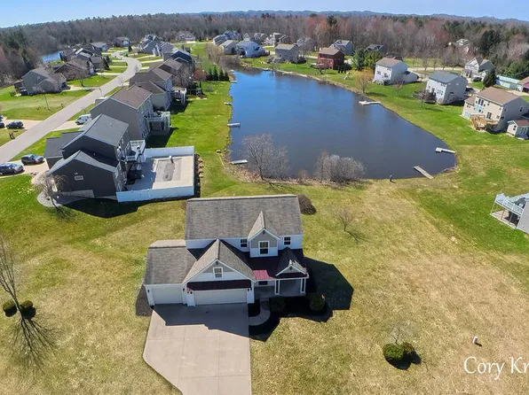 6233 Norfolk Dr, Norton Shores, MI 49444