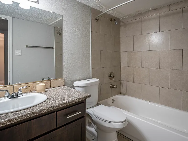 Villas At Braeburn — Photo 42