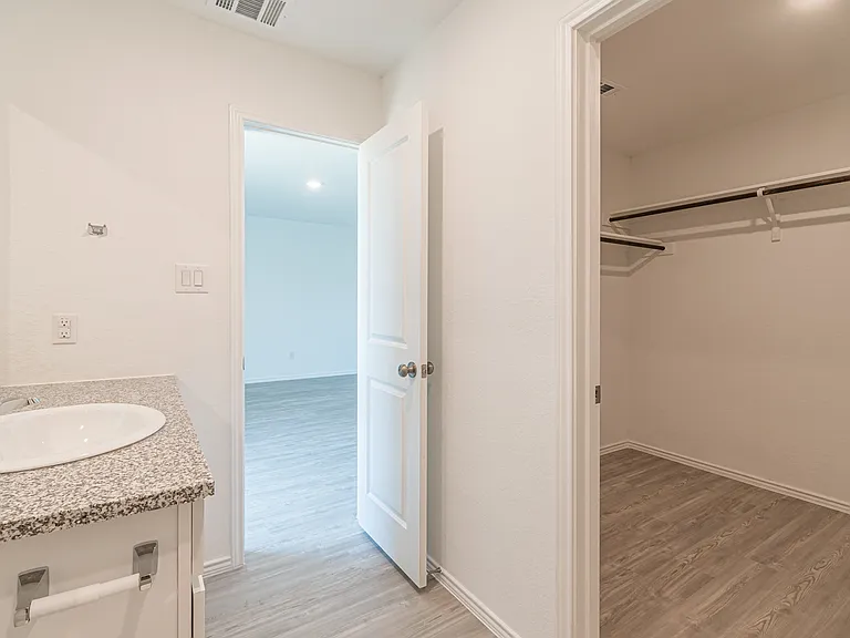 6406 Kemper Pl — Photo 33