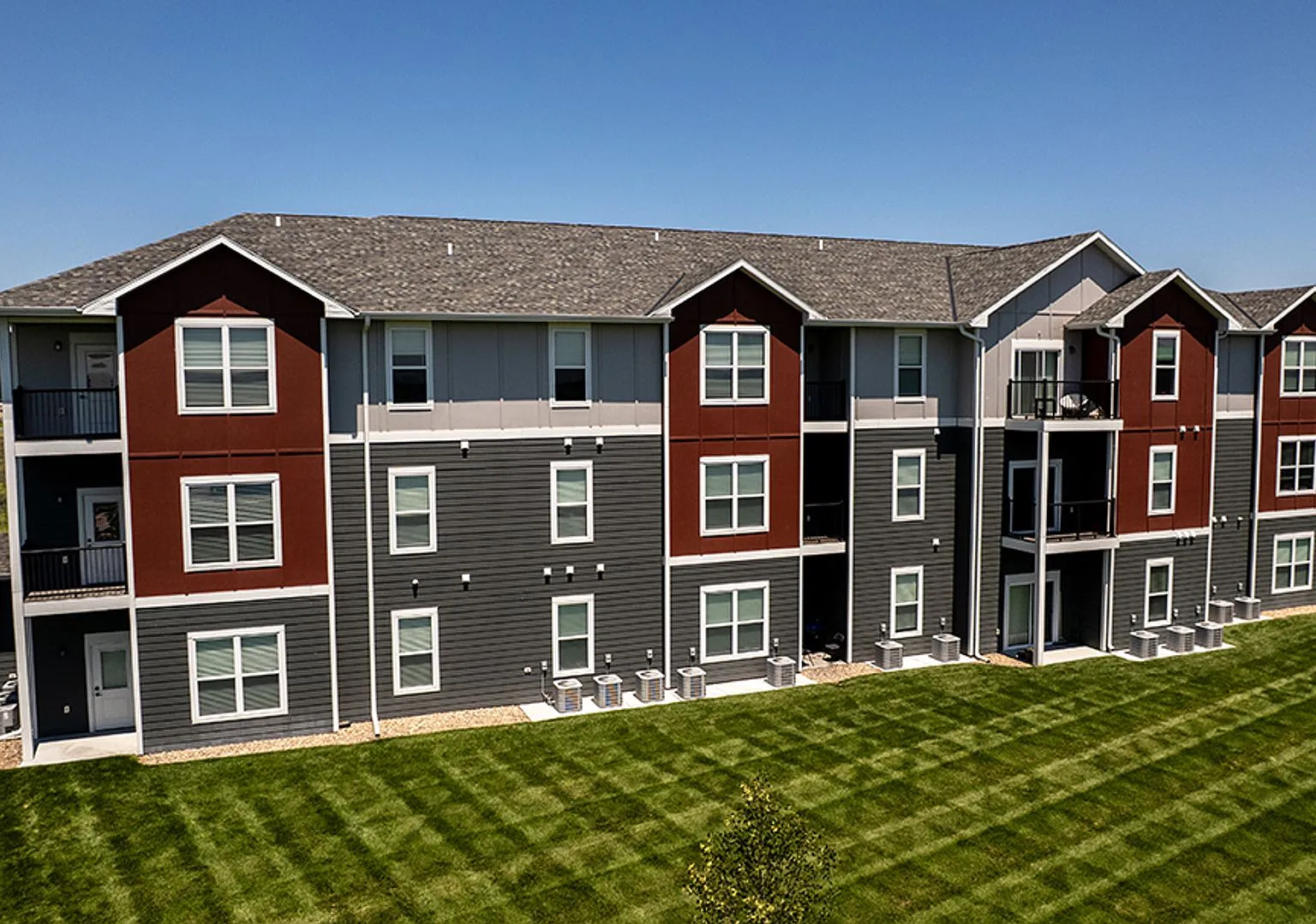 Prairie Heights Apartments — Photo 2