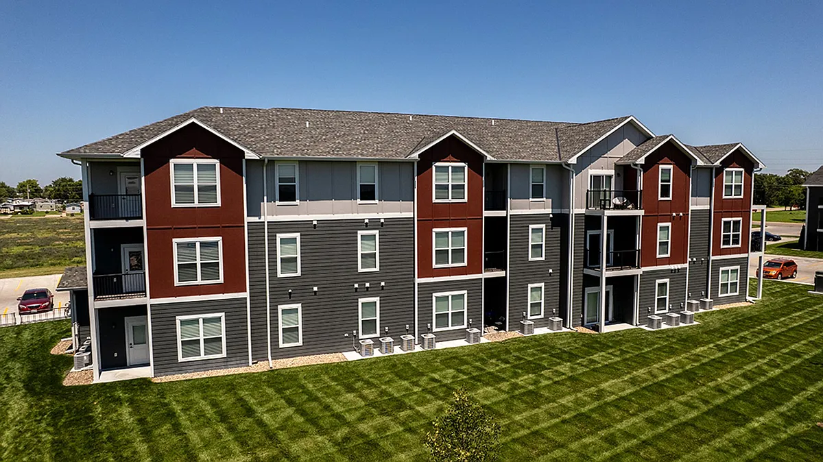 Building Photo - 604 W Cedar St