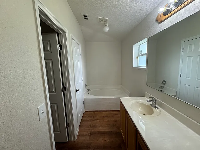 4760 Summerfield Cir — Photo 12