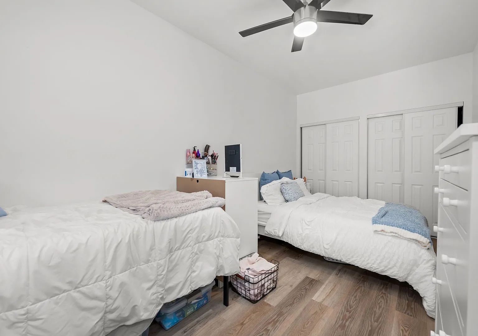 5233 East Falls View Drive — Photo 4