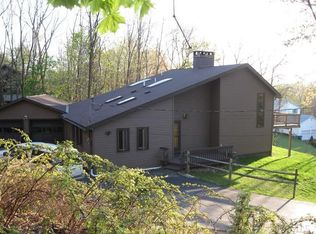 12 Chaucer Rd, Staatsburg, NY 12580