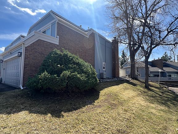 Side yard of end unit