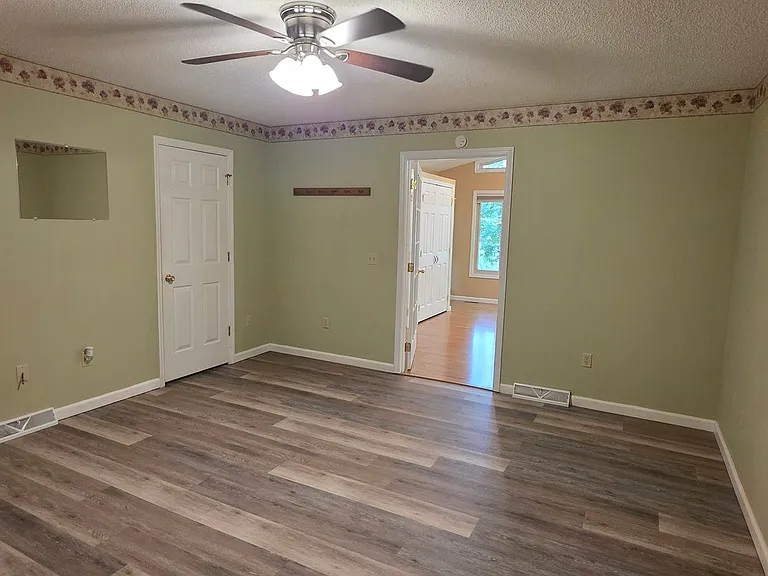 130 Berkshire Loop — Photo 7