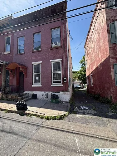 610 W Norwegian St #1 Photo 1
