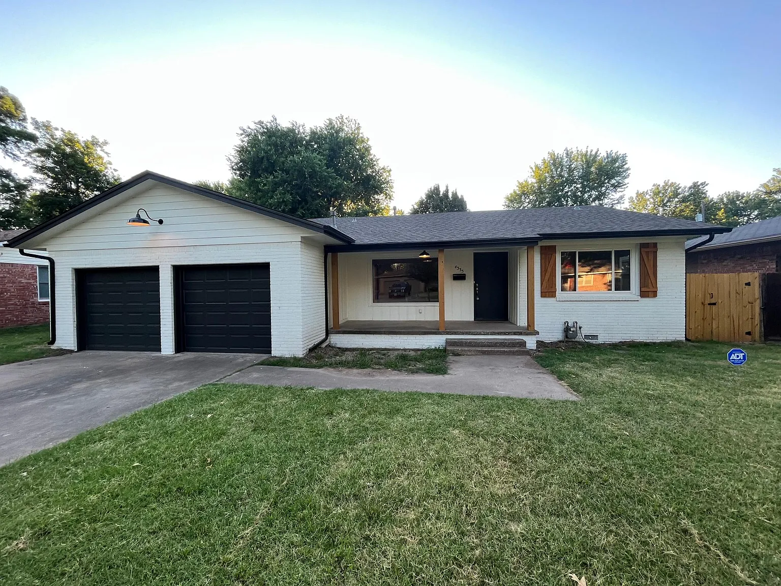 3 bed, 1408 sqft, $2,600 — Photo 2