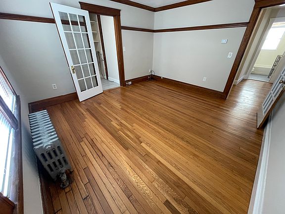 5th image of 547 Hyde Park Ave #1