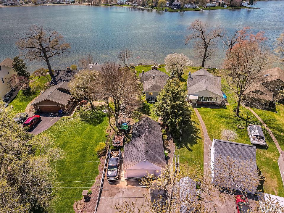 1st image of 8529 Cooley Beach Dr