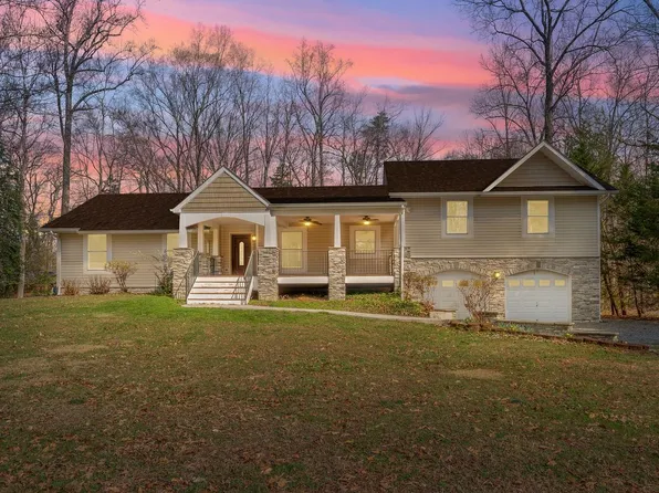 215 Lakewood Landing Dr, Bumpass, VA 23024