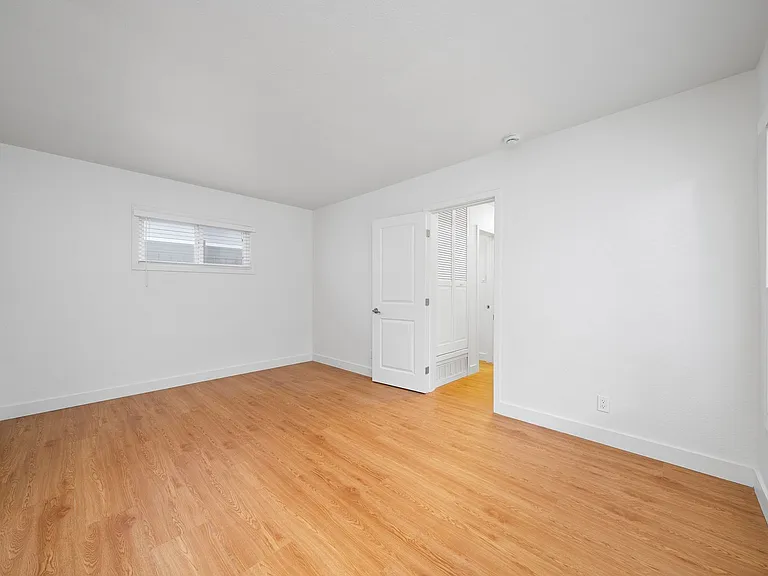 1114 W Balboa Blvd — Photo 14