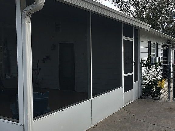 5th image of 682 NE 29th Ave