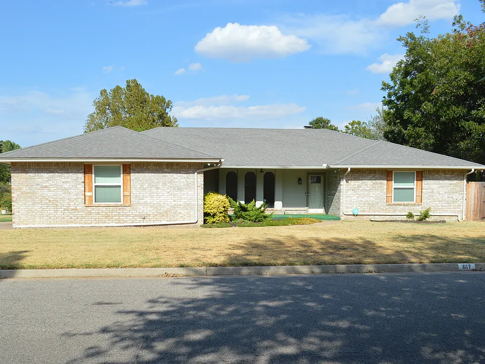 617 Brookwood Dr