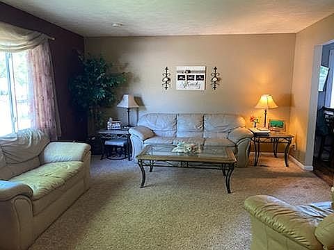 Front livingroom 