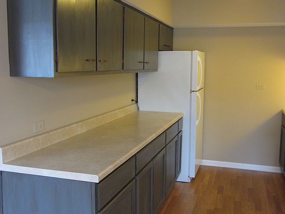 5th image of 4976 N Milwaukee Ave APT 102