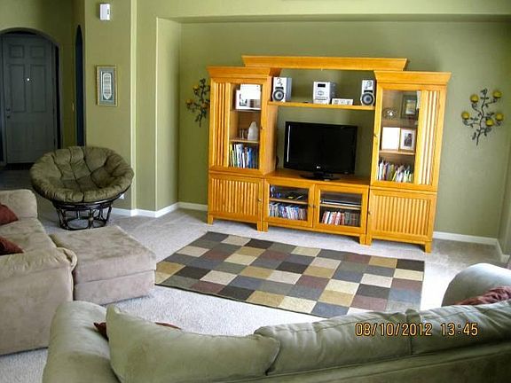 PhotoSpacious Family Room