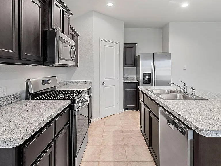333 Beekeeper Dr — Photo 7