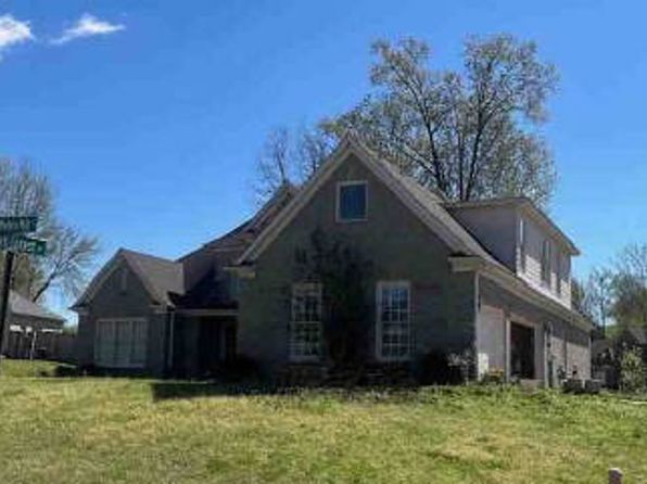 10405 Mabry Mill Rd, Cordova, TN 38016