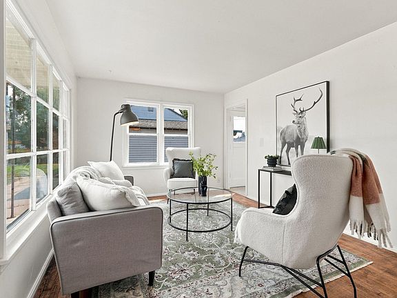 3rd image of 524 E Joseph Ave