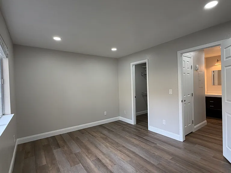 2396 Balme Dr — Photo 6