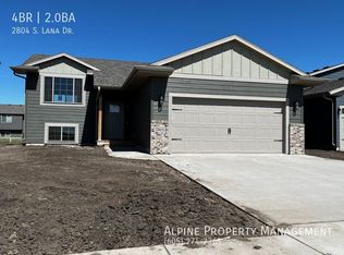 2804 S Lana Dr, Sioux Falls, SD 57106