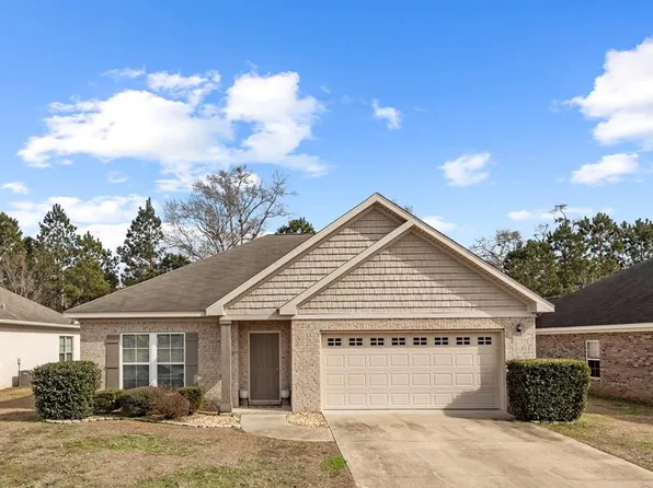 106 Huron Dr, Dothan, AL 36301