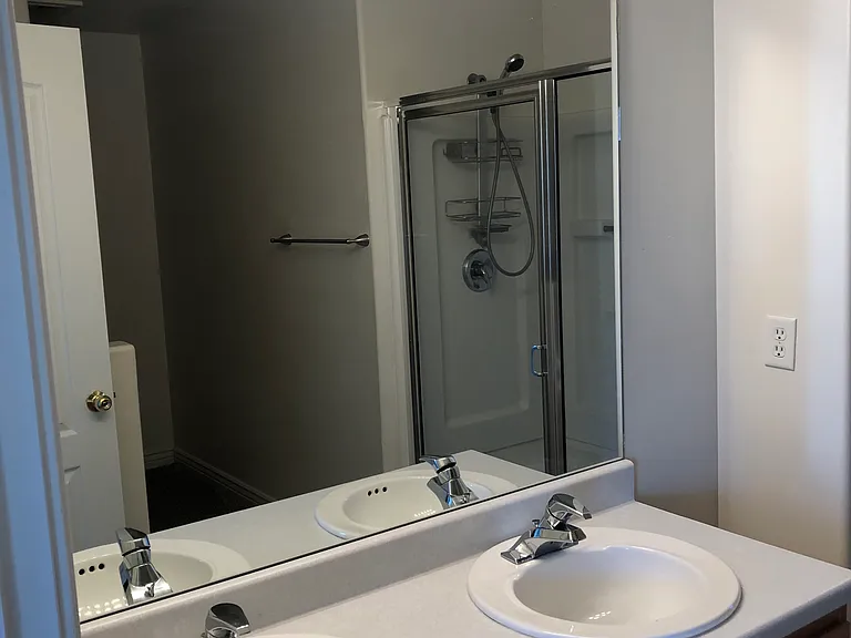2272 E Hawthorne St — Photo 5