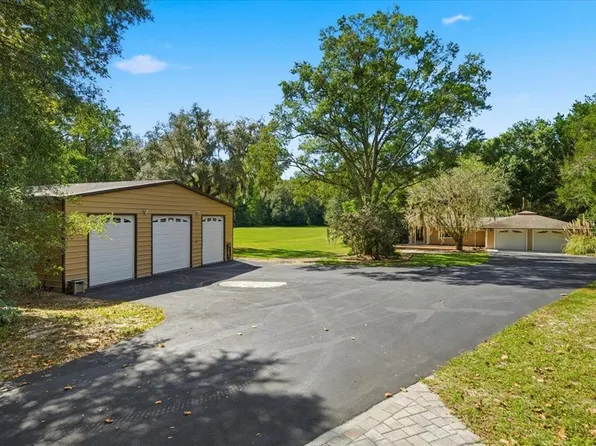 22063 Lake Lindsey Rd, Brooksville, FL 34601