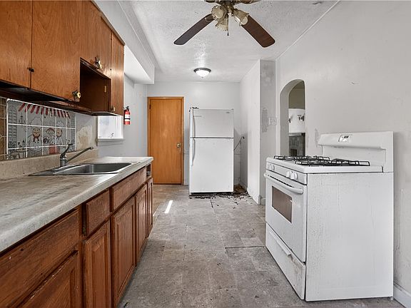 3rd image of 504 Stratmore St