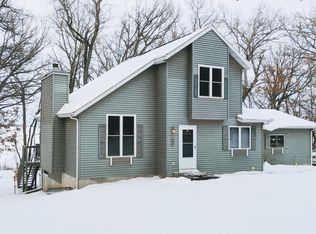 1368 Prairie Village Rd, Deerfield, WI 53531
