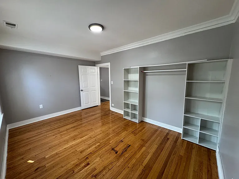 1615 W 78th St #1 — Photo 9