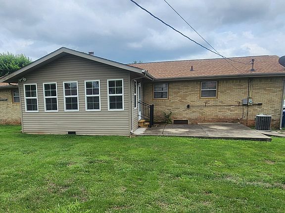 4th image of 3030 Clover Ln