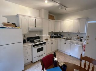 8 Grove St #3F, Boston, MA 02114