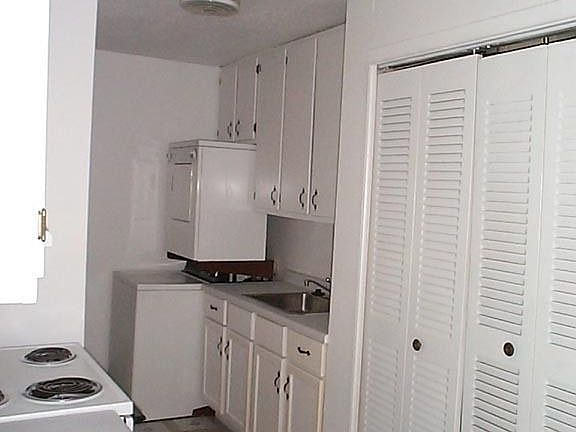 4th image of 3273 Lupine Dr