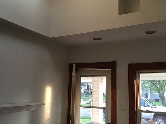 3rd image of 734 Coralie St