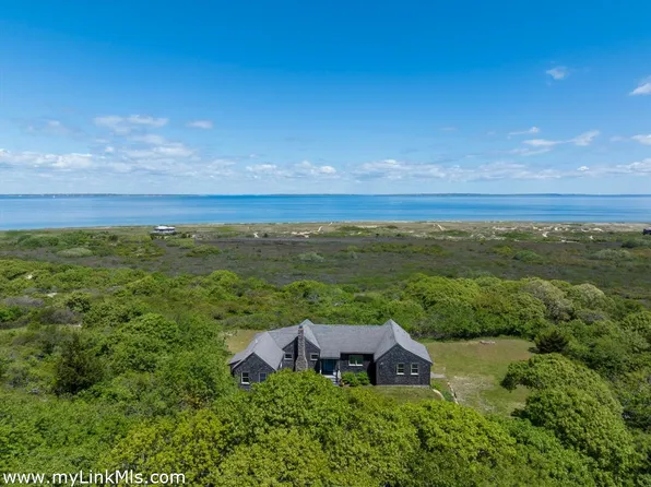 370 Lighthouse Rd, Aquinnah, MA 02535