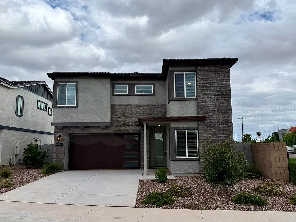 4 bed, 3.0 bath, 2401 sqft, $3,200 — Photo 2