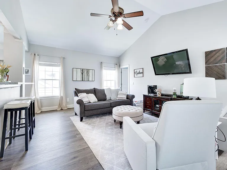 8335 Saint Danasus Dr — Photo 19
