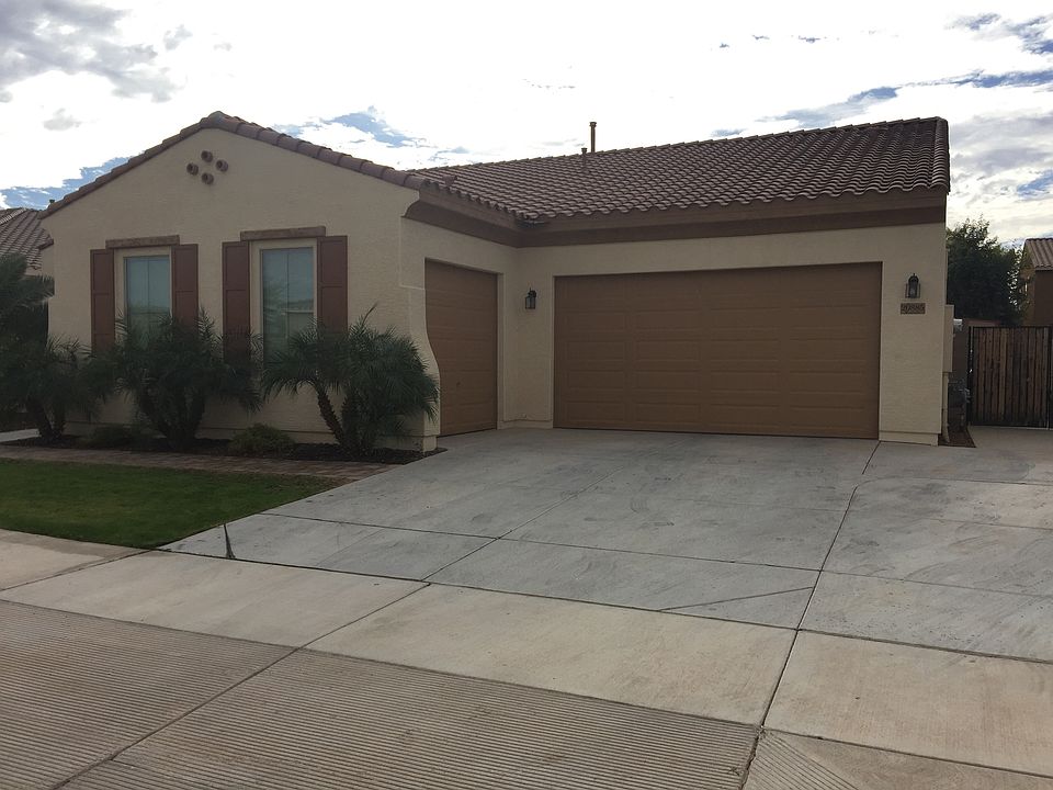 1st image of 20885 E Waverly Dr