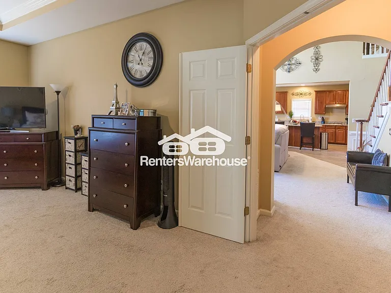 1900 Enfield Ct — Photo 28