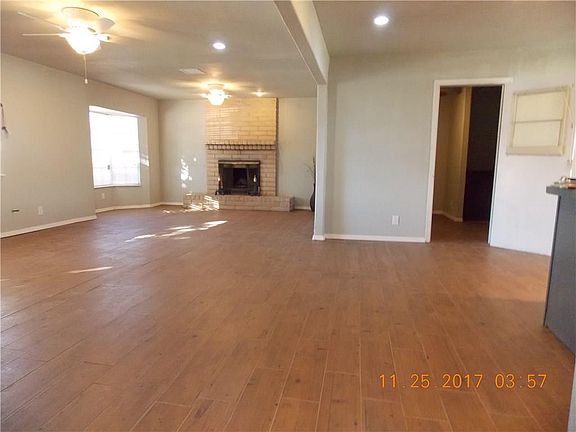 3rd image of 10524 Sidney St