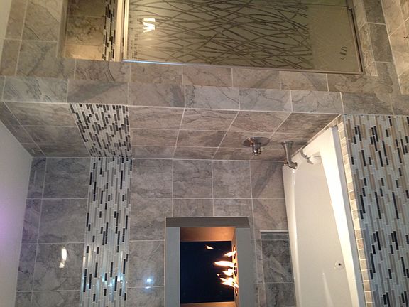 Upstairs Master Bath2