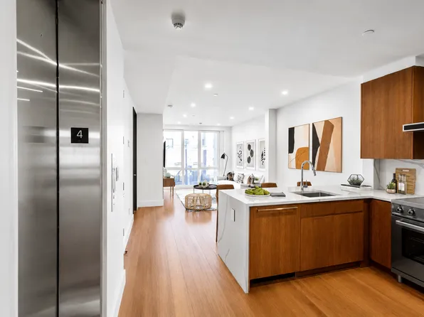 231 West 20th Street image 1 of 14
