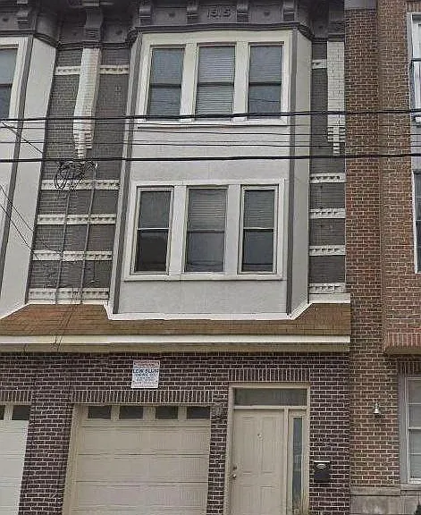 712 Bainbridge St — Photo 1