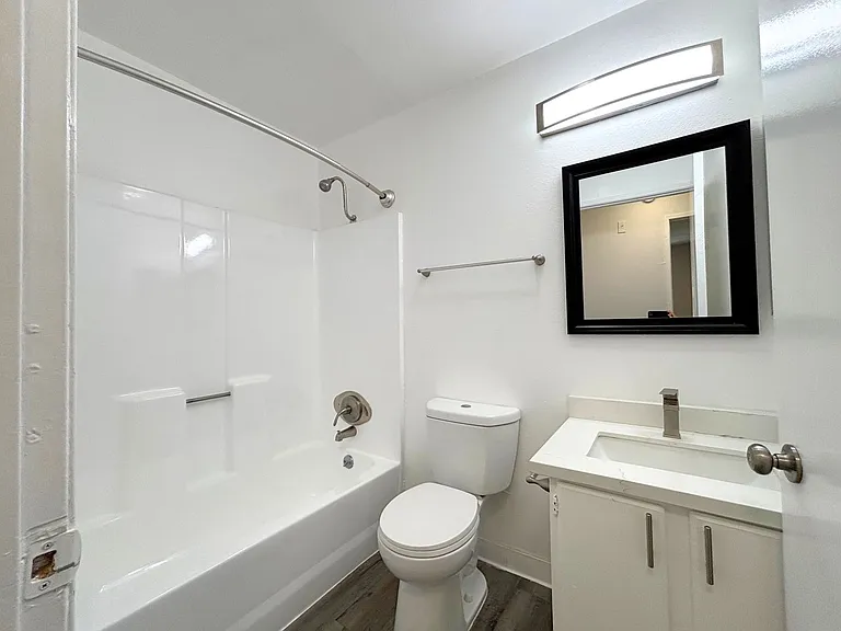 700 S. Berendo Ave — Photo 64