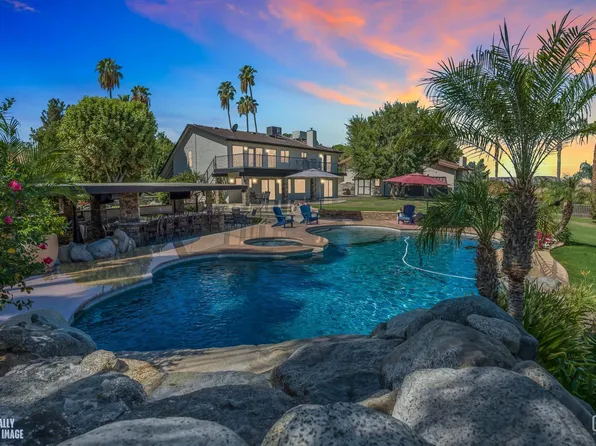 6055 Round Up Way, Bakersfield, CA 93306