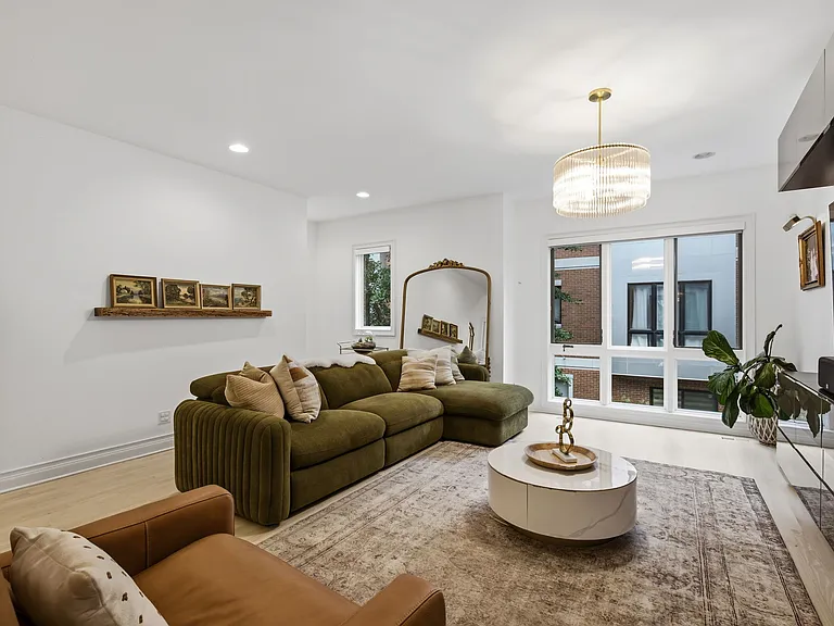 2237 W Madison St #5 — Photo 9