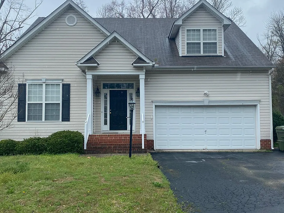 102 Cabells Ct